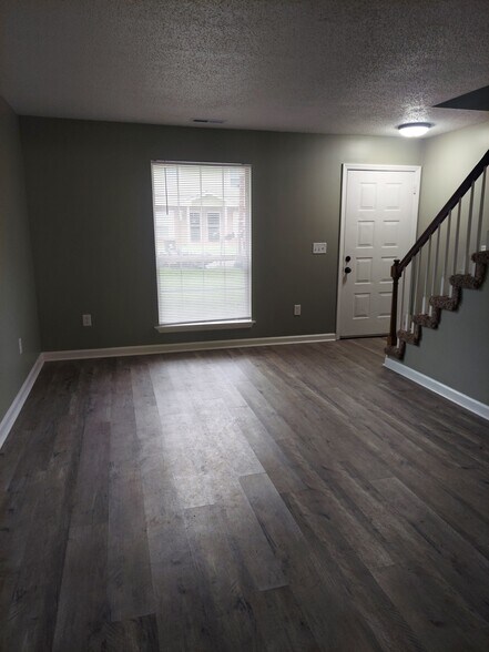 Living Room - 106 Bell St