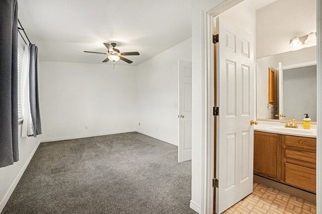 Building Photo - 3 Bedroom 2.5 Bathroom is Old Town Arvada