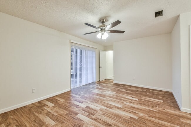 Building Photo - 5518 Ashgate Dr