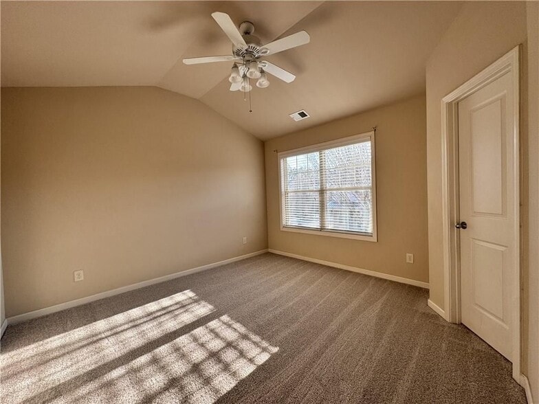 Building Photo - 167 Gilliflower Park