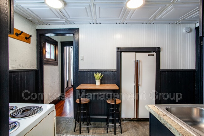 Building Photo - 813 Hall of Fame Dr