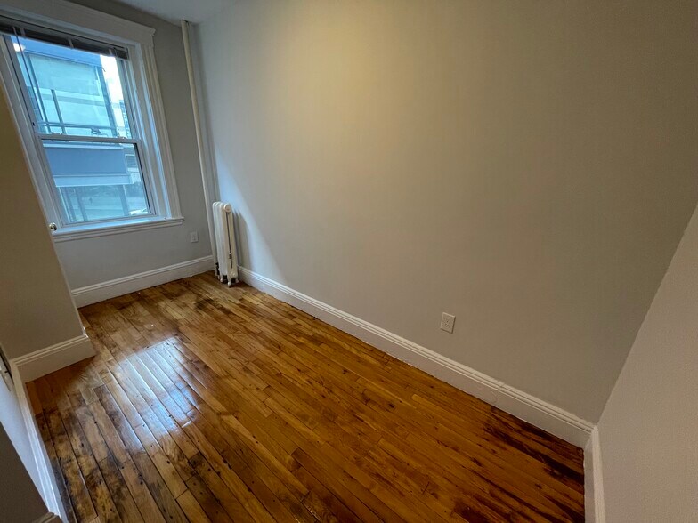 Building Photo - 34 Worthington St
