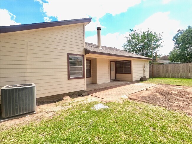 Building Photo - 2506 Radcliffe Dr