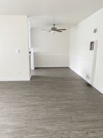 Interior Photo - 2110 W El Segundo Blvd.