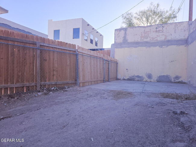 Building Photo - 1601 E Rio Grande Ave