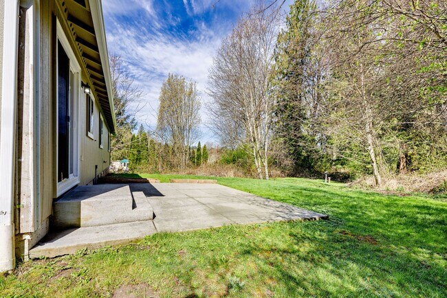 Building Photo - 3 Bedroom Rambler in Quiet Port Orchard Lo...