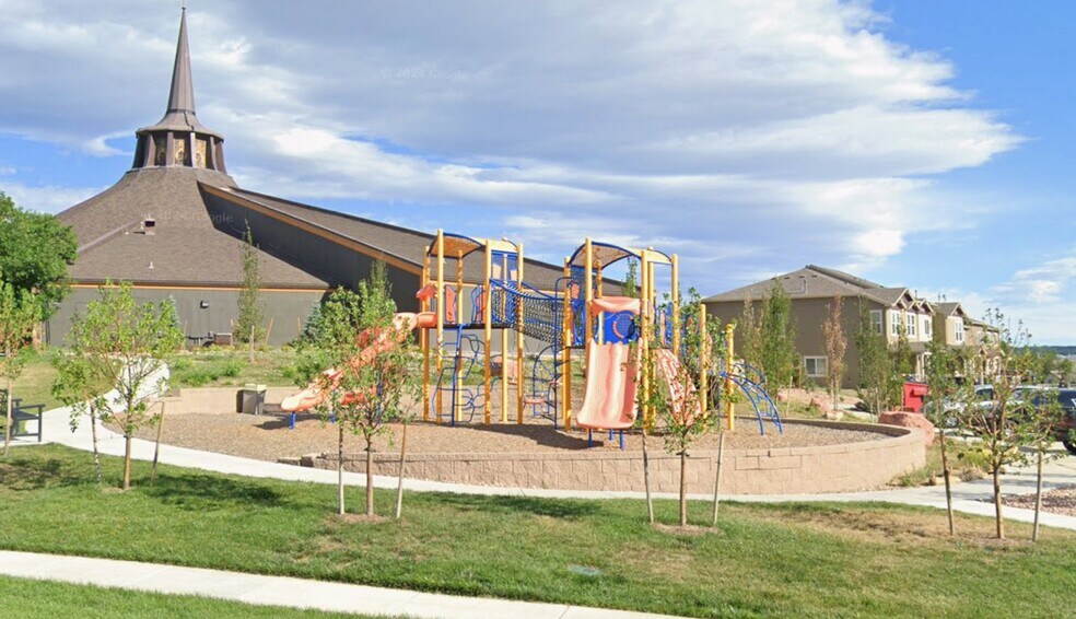 Building Photo - 1055 Petra Heights