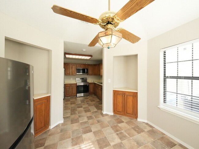 Building Photo - 3 Bed | 2 Bath | South Tulsa