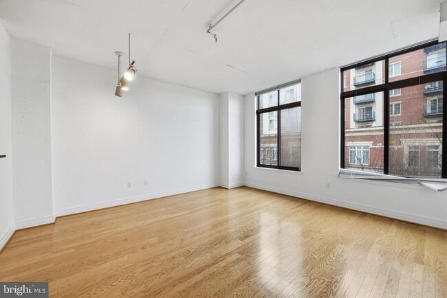 Building Photo - 1205 N Garfield St