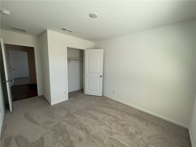 Building Photo - 2411 Vista del Oro