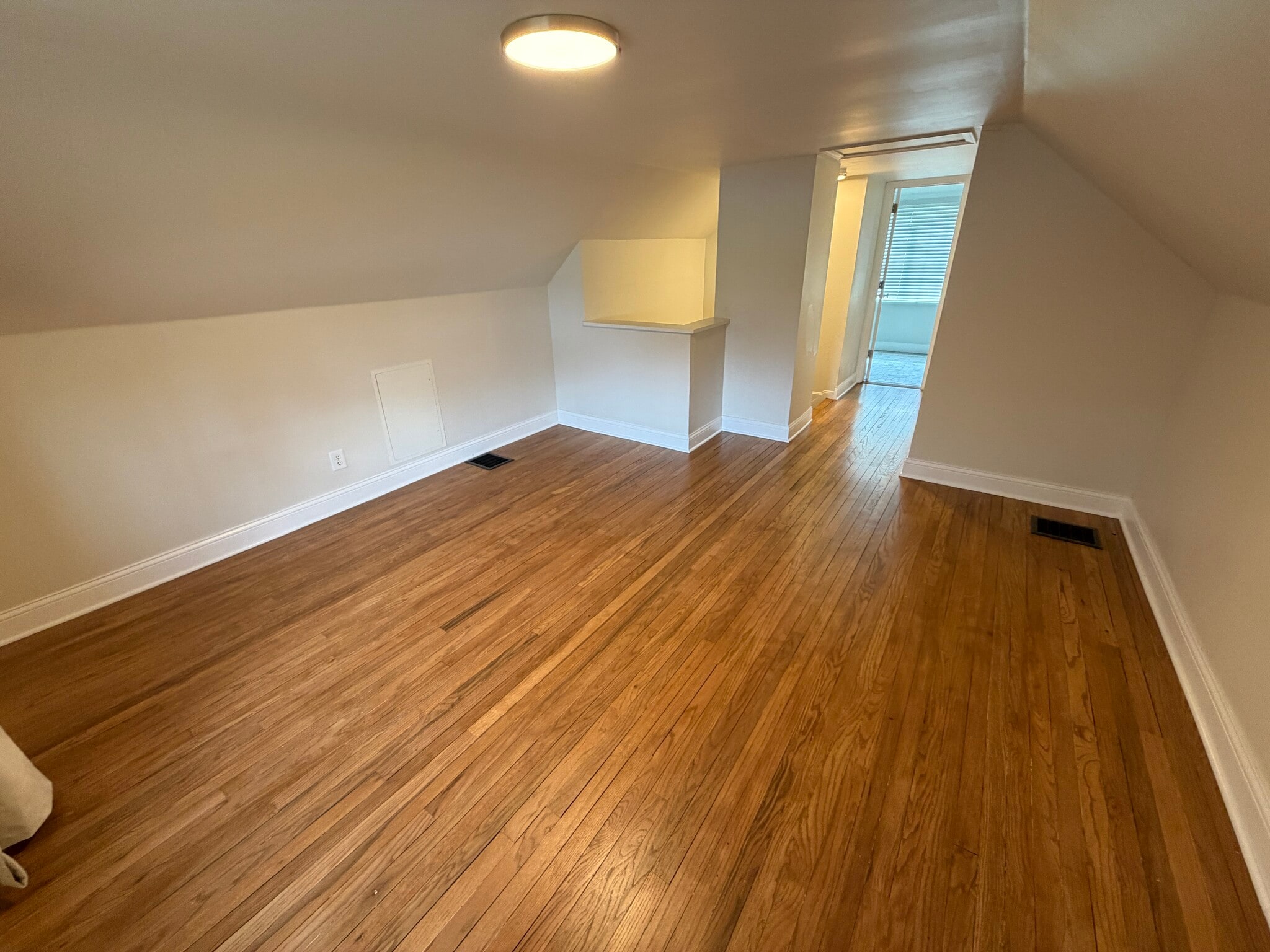 Primary Bedroom (2nd floor) - 2641 Vanderen Dr