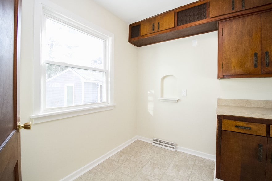 Building Photo - 2355 Ward St