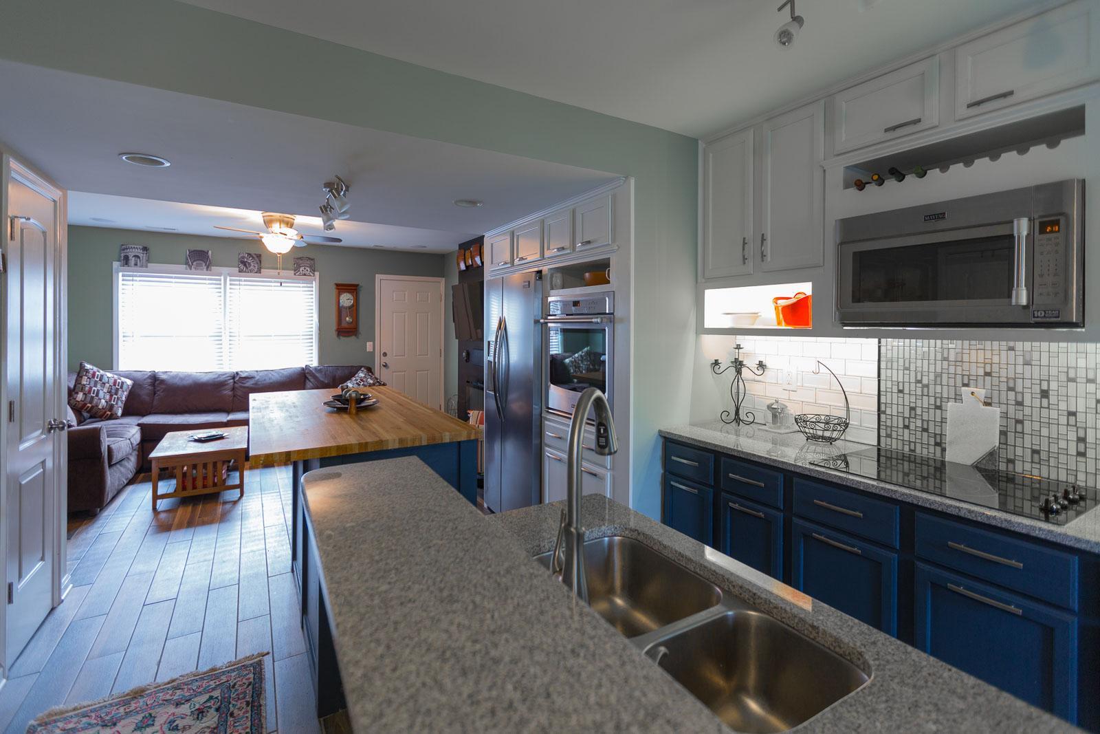 Building Photo - 3000 Golden Rd