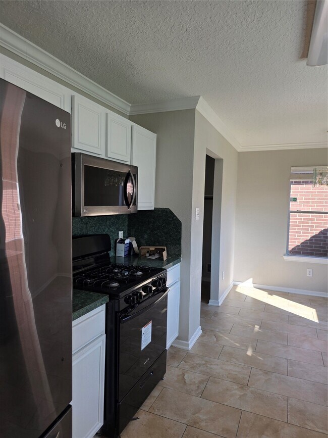 Building Photo - 15146 Grassington Dr