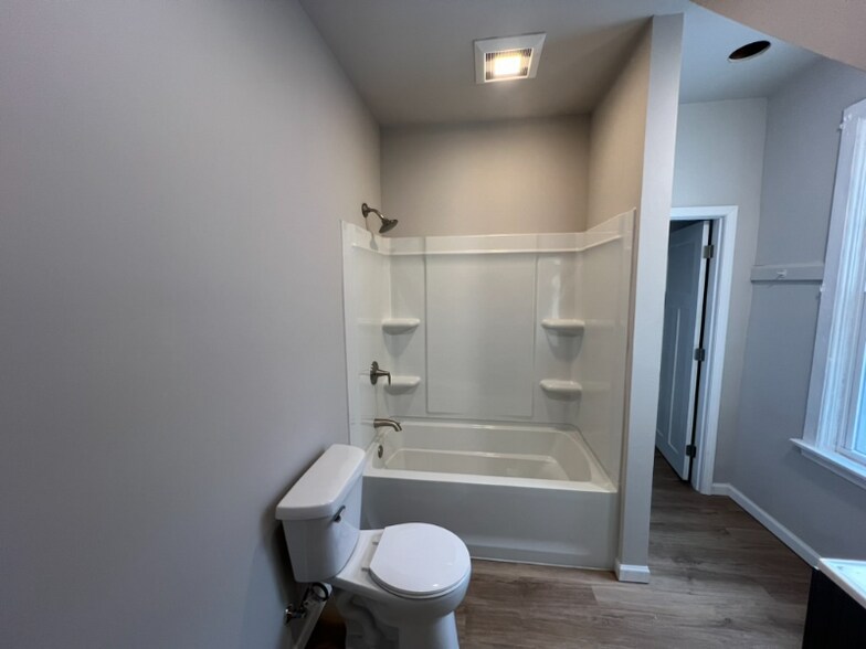 Building Photo - 1549 S 11th St