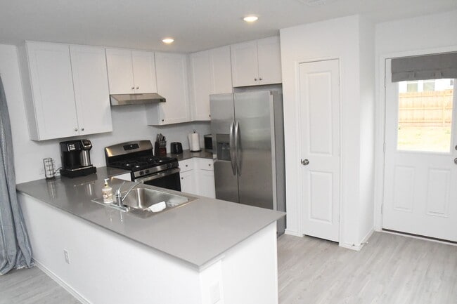 Building Photo - 722 Killdeer Trl