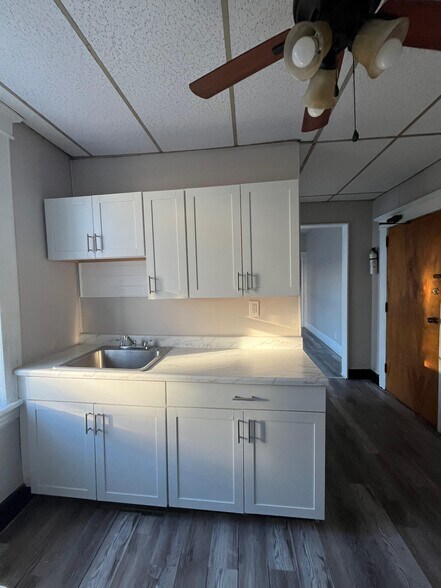 Building Photo - 487 Kennedy Blvd