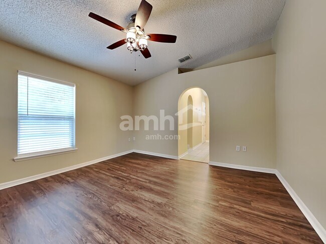 Building Photo - 3293 Carlotta Rd