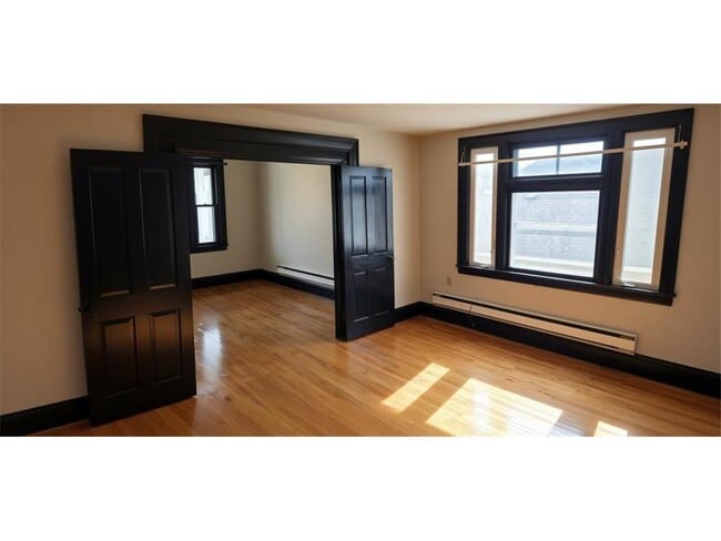 Building Photo - 283 Front Ave