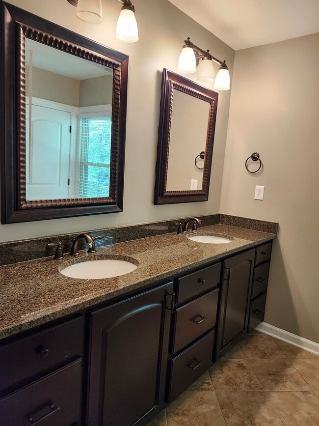 Building Photo - COMING SOON - 3 Bedroom 2 bath Home in Stuart Heights