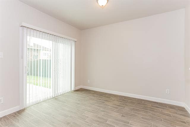 Building Photo - 1954 Pin Oak Ln