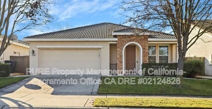 Building Photo - 1518 Sandmark Dr