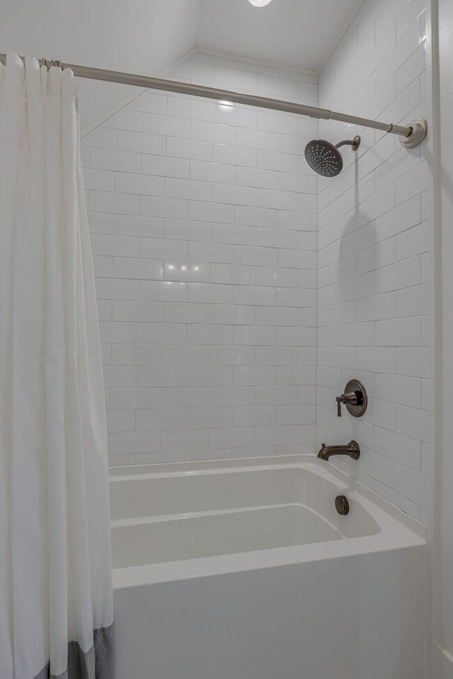 Building Photo - Franklin Home For Lease