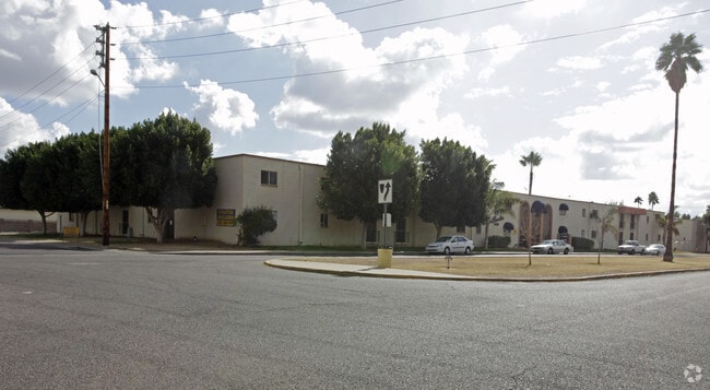 Primary Photo - Palmera Apartments