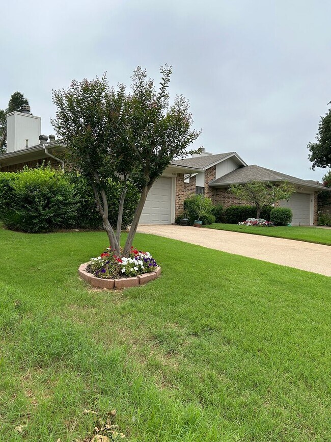 Building Photo - 4121 Spring Meadow Ln