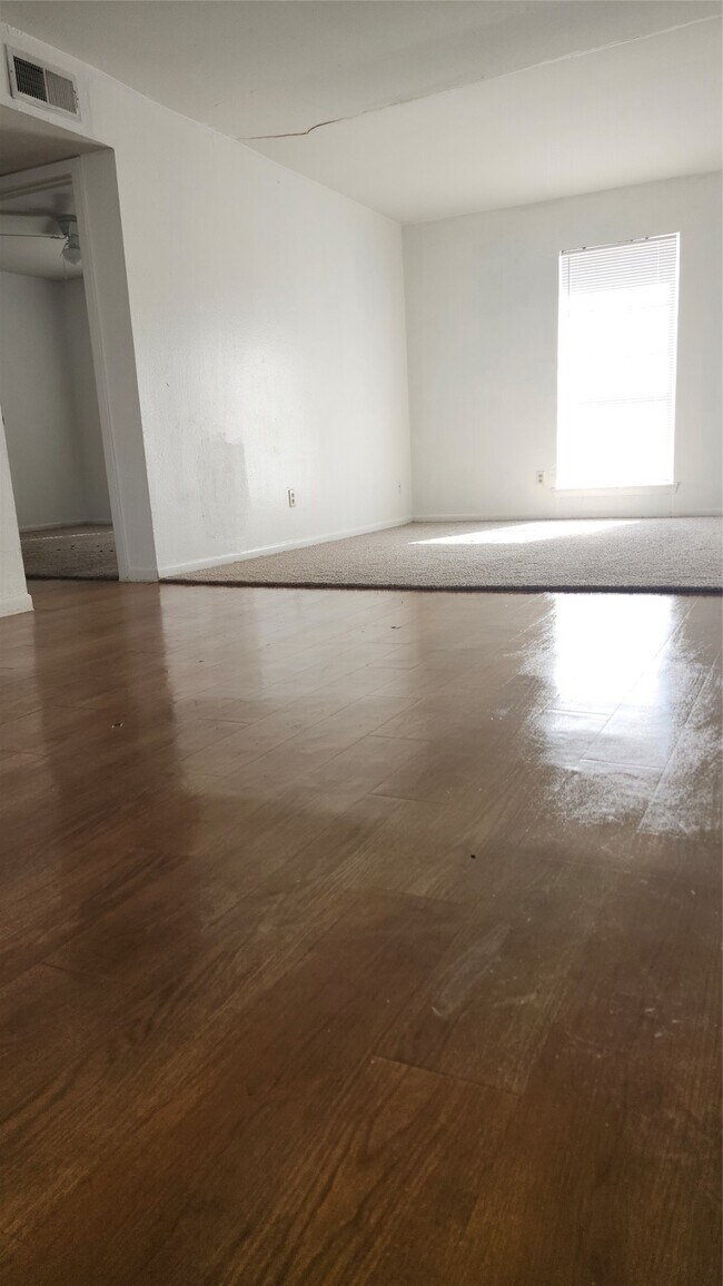 Building Photo - 105 Avondale St