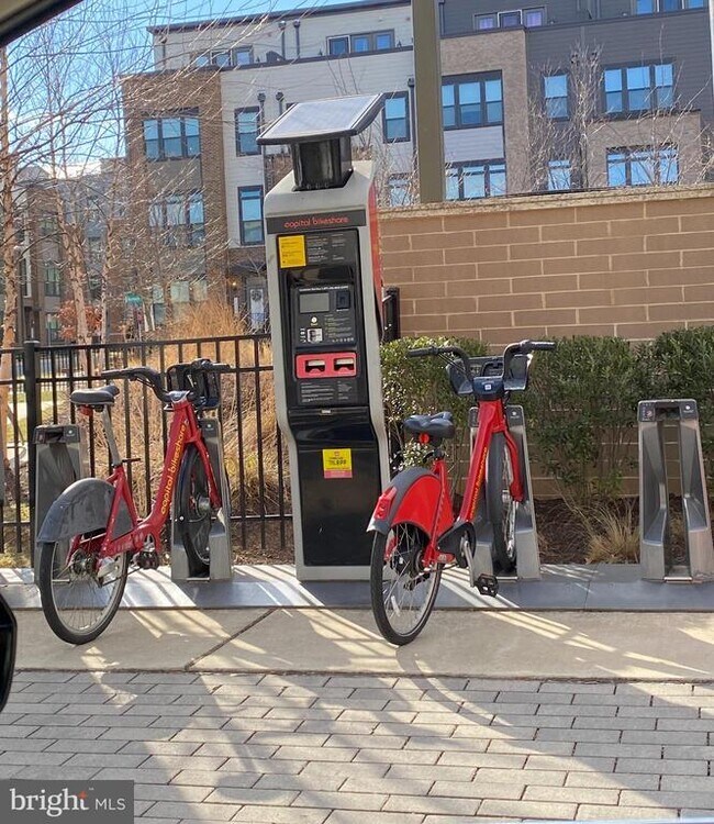 Building Photo - 16356 Columbus Ave