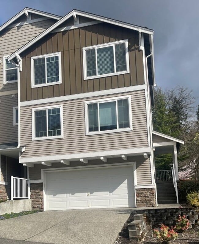 Building Photo - 3bd/2.5ba Lynnwood Townhome
