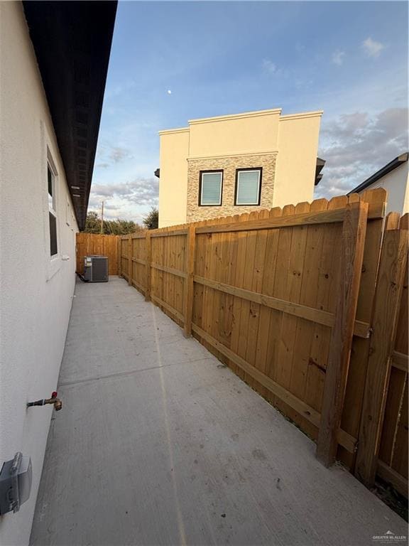 Building Photo - 16 Dragonfly St