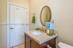 Building Photo - 3065 Allamanda St