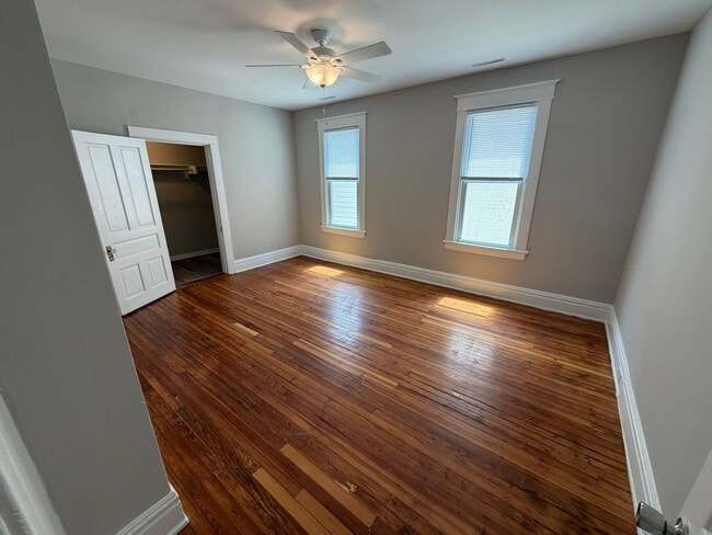 Building Photo - Charming 4bdrm/1.5bth Home Located in Richmond's North Highland Park w/Balcony!!