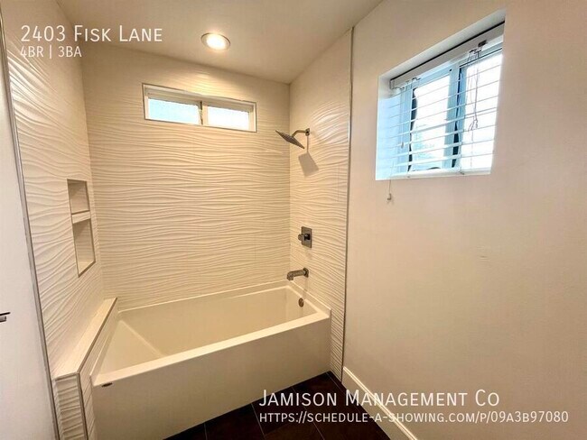 Building Photo - 2403 Fisk Ln