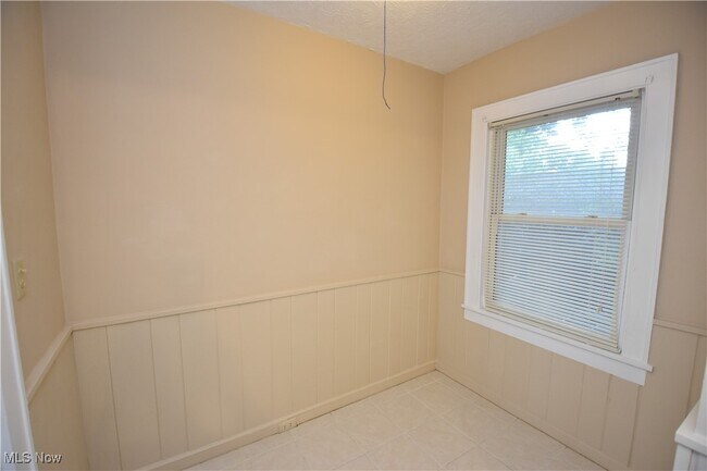 Building Photo - 1660 Glenmount Ave