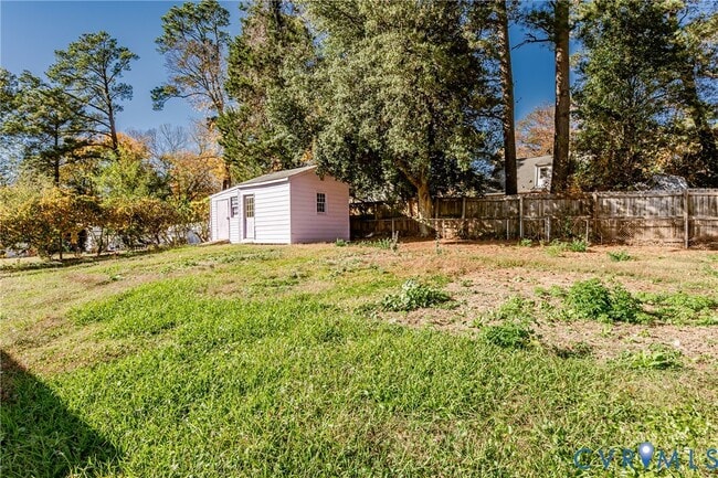 Building Photo - 2604 Sunnybrook Rd