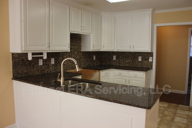 Building Photo - 35 Trotters Ct