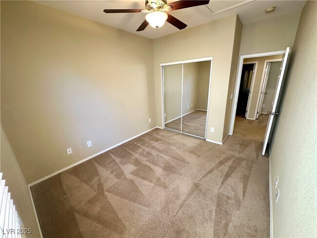 Building Photo - 8686 Bolton Ct