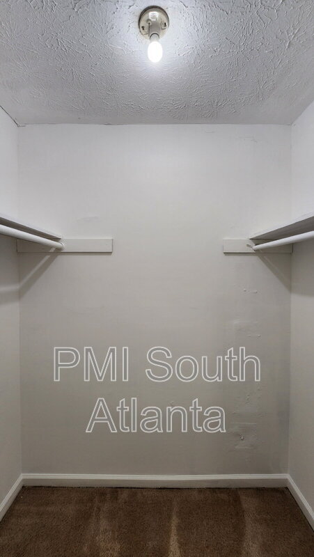 Building Photo - 5426 Glen Haven Dr