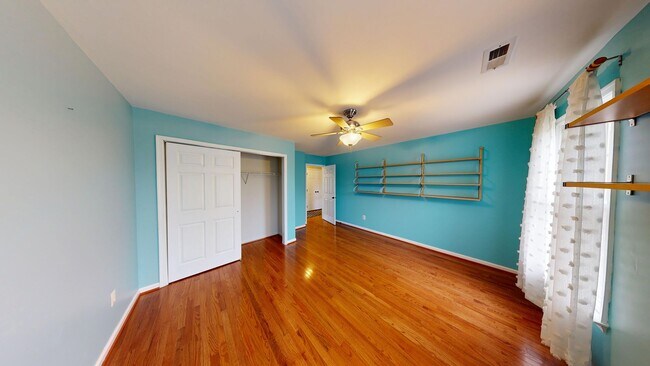 Building Photo - 43799 Abbott Pl