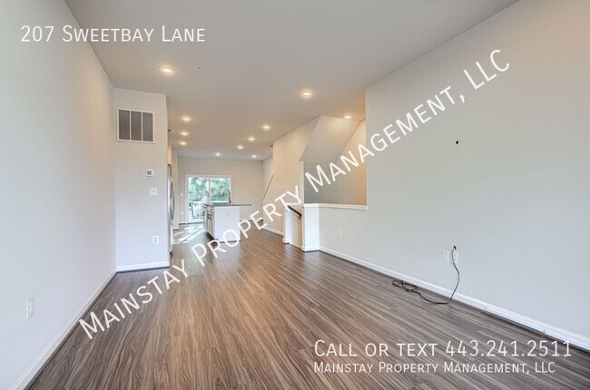 Building Photo - 207 Sweetbay Ln