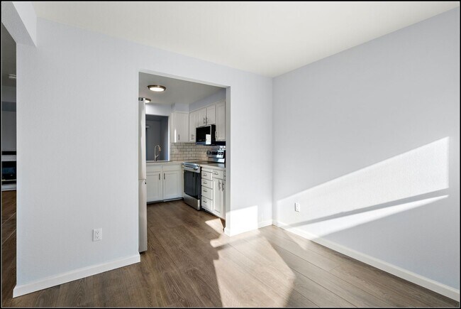 Building Photo - EAST2746