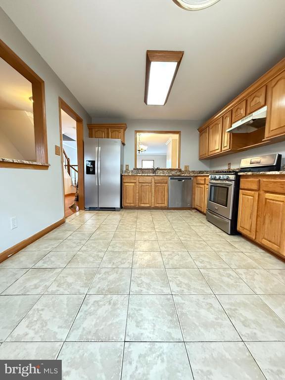 Building Photo - 208 Rugby Rd