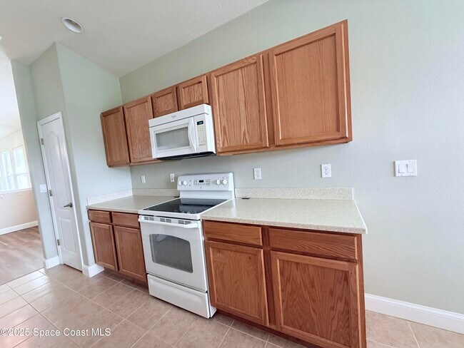 Building Photo - 3900 Playa Del Sol Dr