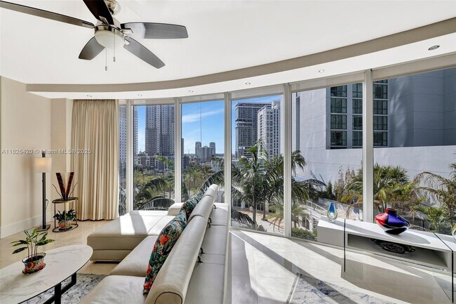Building Photo - 333 Las Olas Way