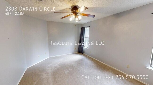 Building Photo - 2308 Darwin Cir