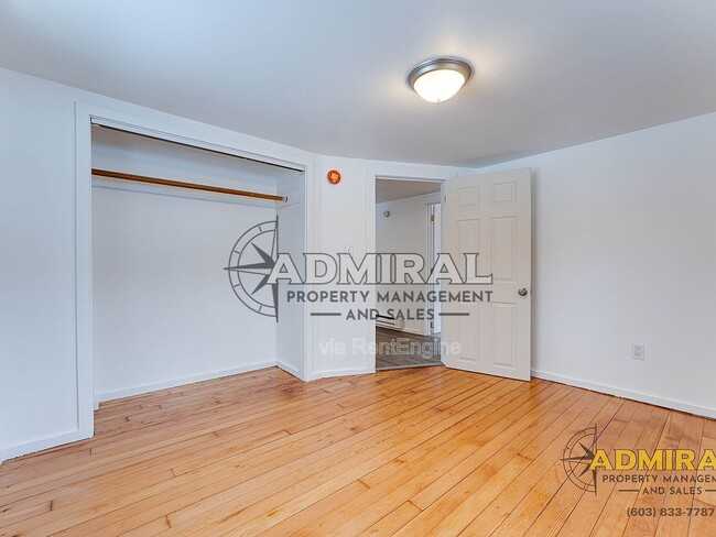 Building Photo - 6 Dora Dr