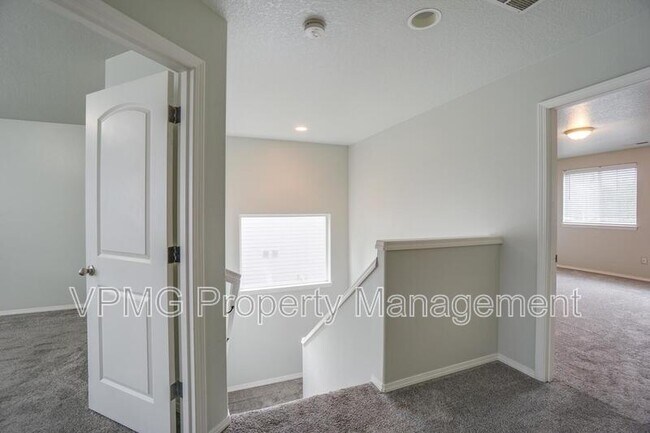 Building Photo - 9819 NE 86th St